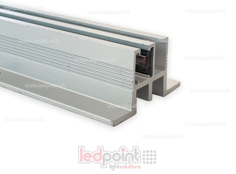 Rail électrifié pour meubles avec deux supports, argenté, 2,4 m de long et 1 m de câble Rail électrifié pour meubles avec deux supports, argenté, 2,4 m de long et 1 m de câble